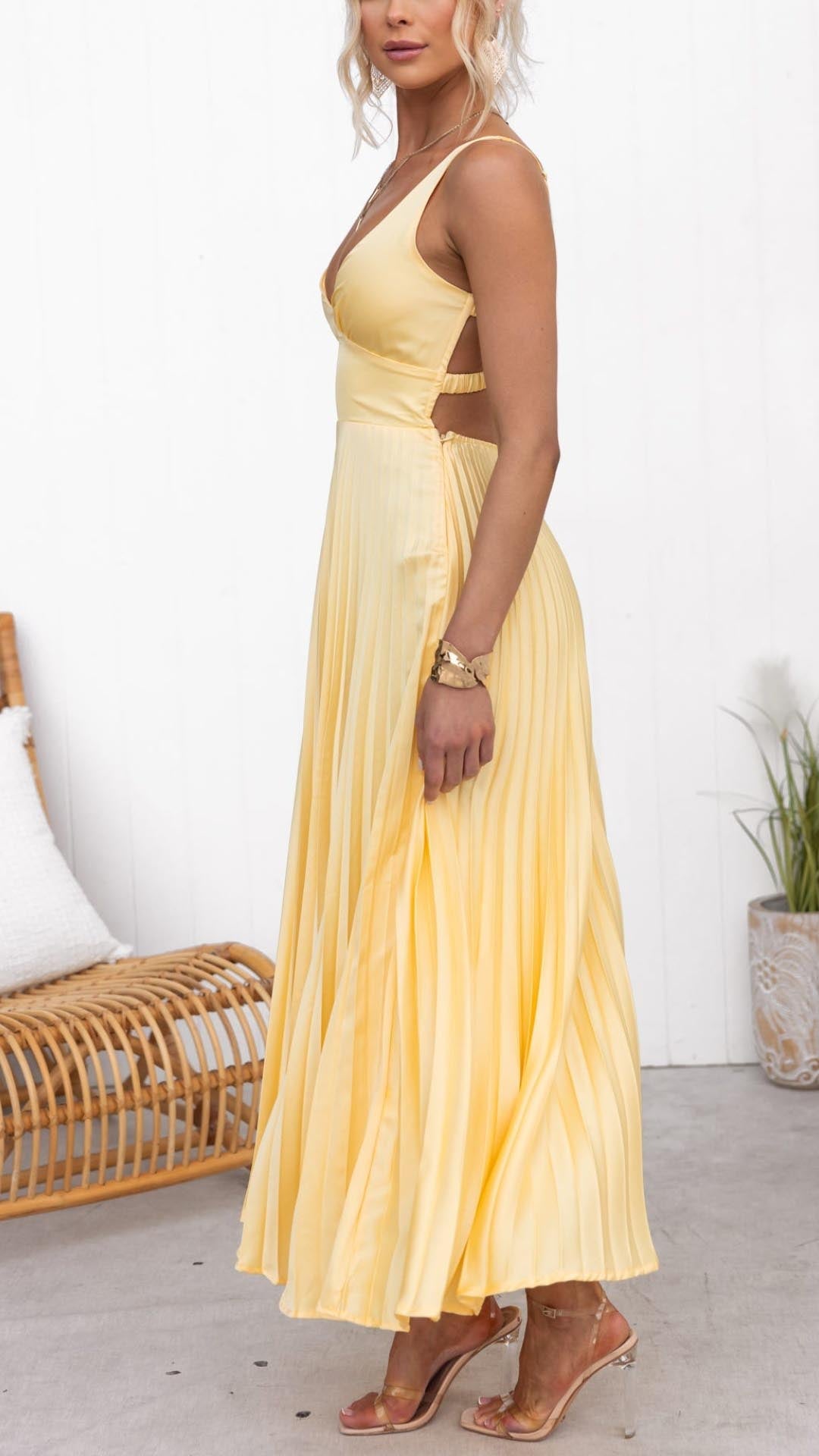 Aby - Yellow V-Neck Maxi Dress
